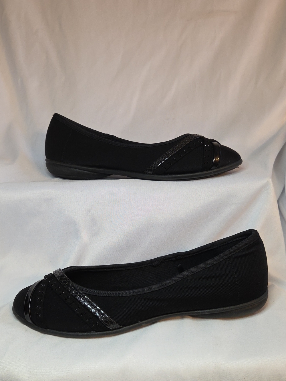 CL by Laundry Ballerina Wedge Flats